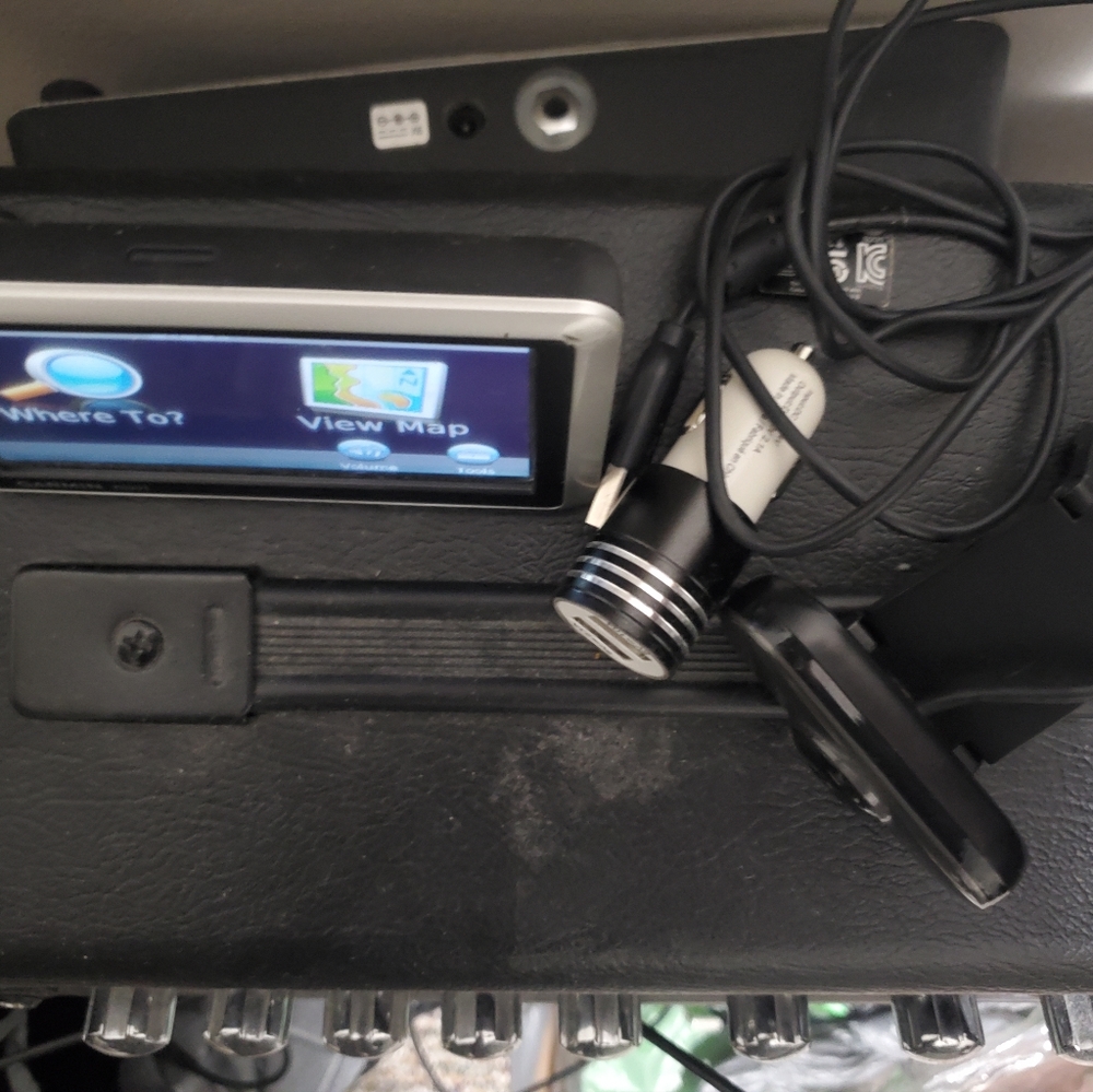 GPS & Camera - Picture 2 of 3